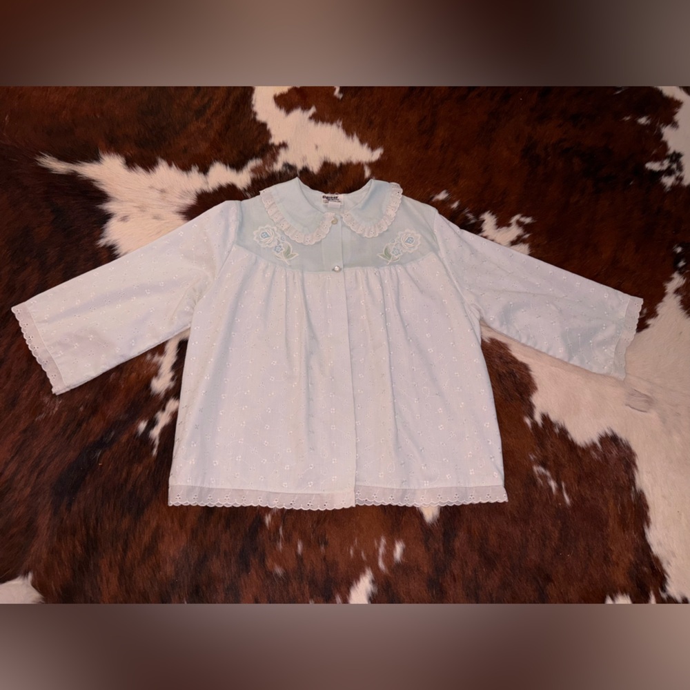 VINTAGE NANETTE'S UNDIES SOUTHERN
BELLE  LACE BED JACKET WITH DECORATIVE DETAIL